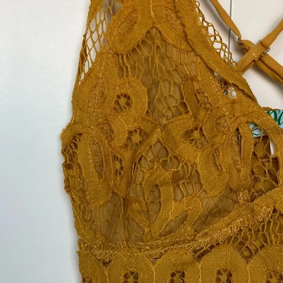 Francescas’s Collections Lauren Lace Bralette - Picture 2 of 7